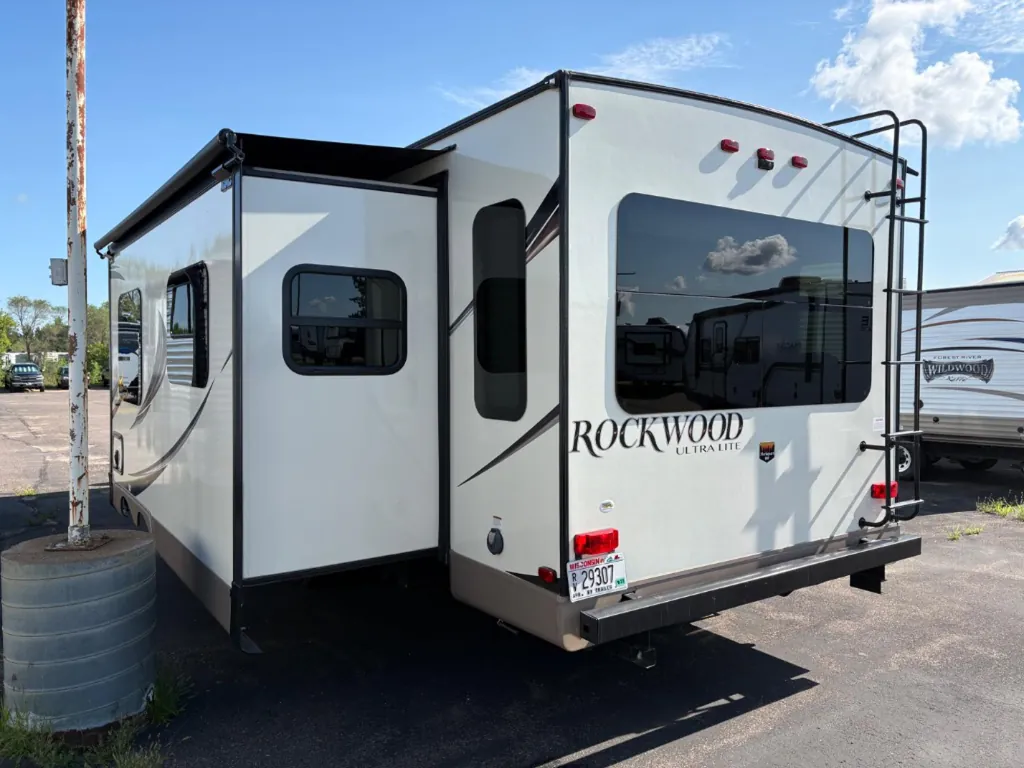 2015 Forest River Rockwood Ultra Lite 2904WS, Photos photo 4