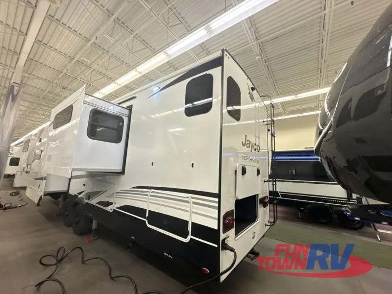 2026 Jayco North Point 382FLRB - Photo 4