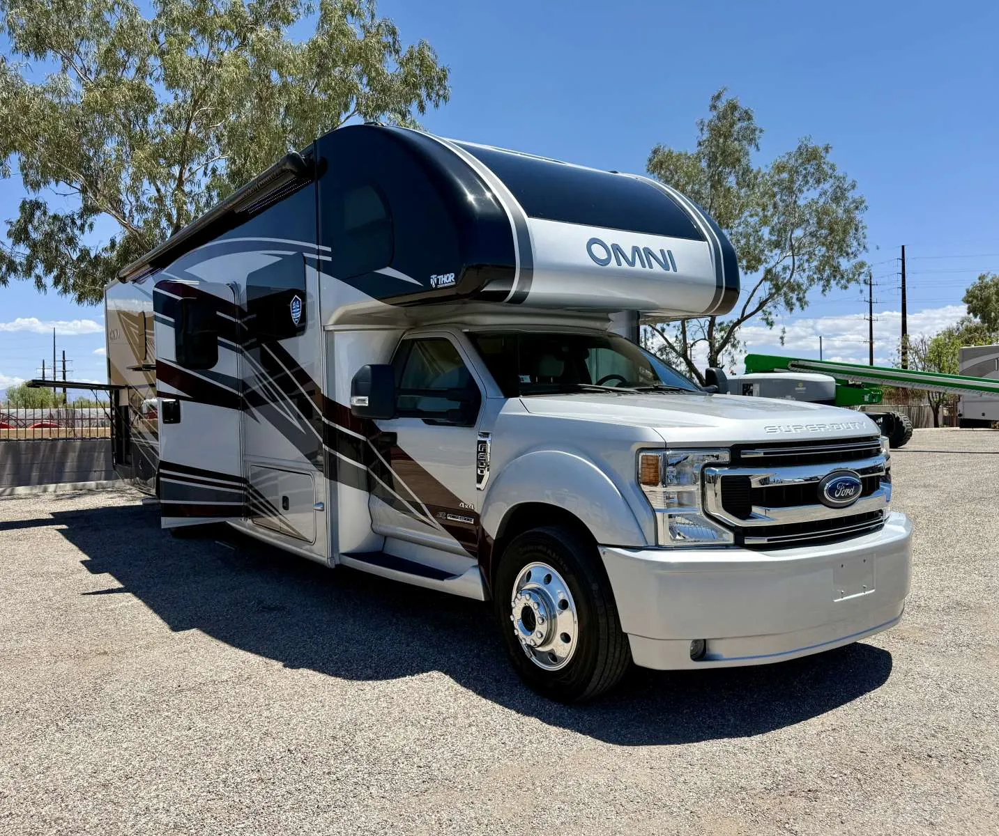 2023 Thor Omni 36RS - Photo 2