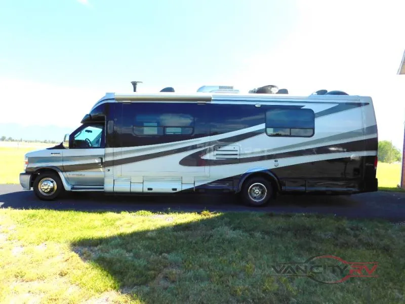 2014 Dynamax Isata E Series IE282 - Photo 4