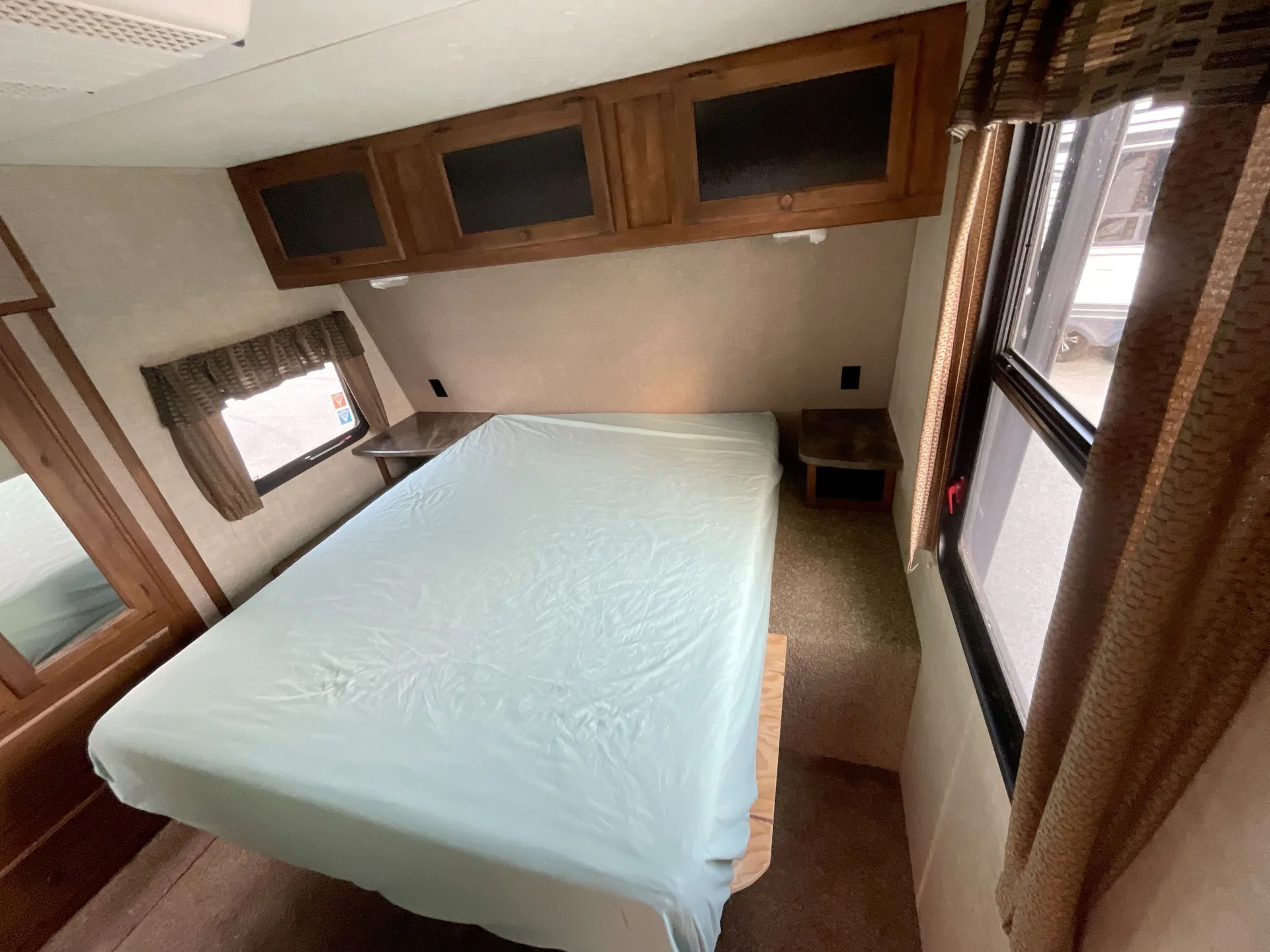 2015 Keystone Sprinter 331RLS — living area main