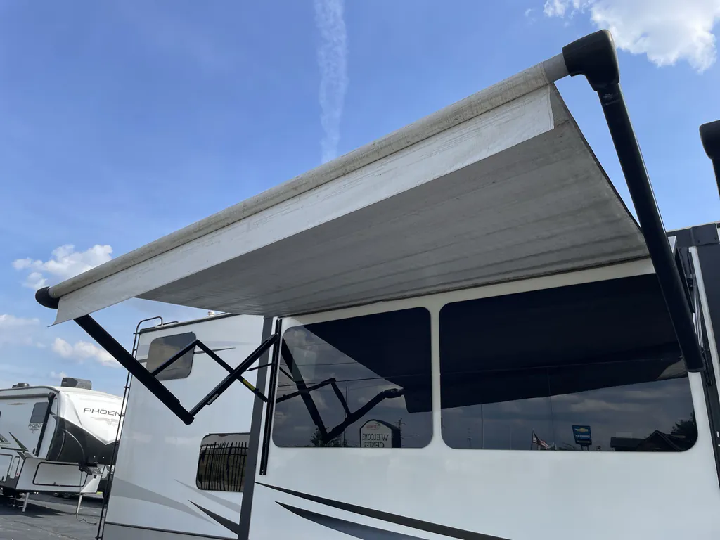 2022 Keystone Avalanche 390DS, Photos photo 30