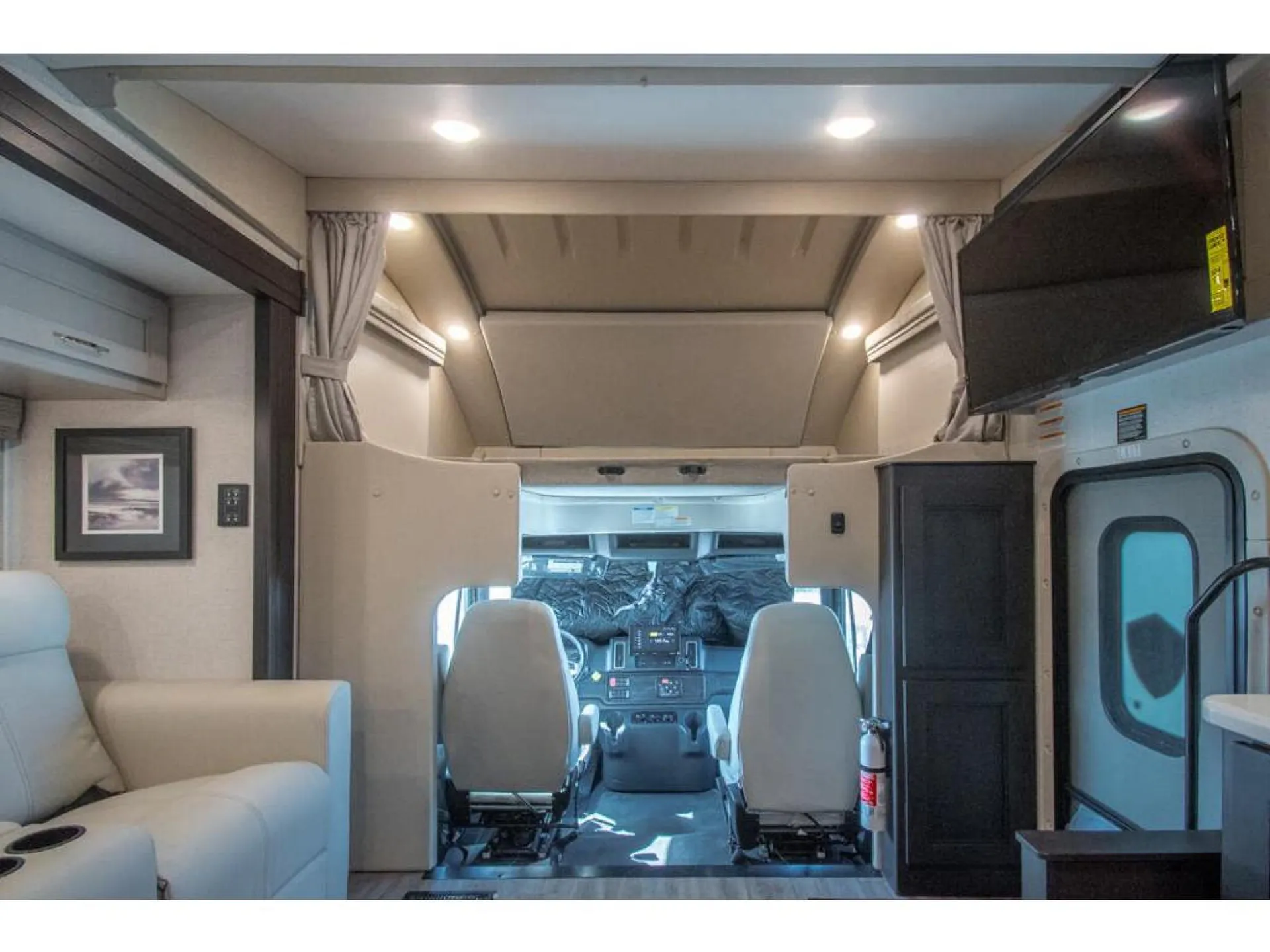 2026 Thor Motor Coach Inception 38XL - Photo 4