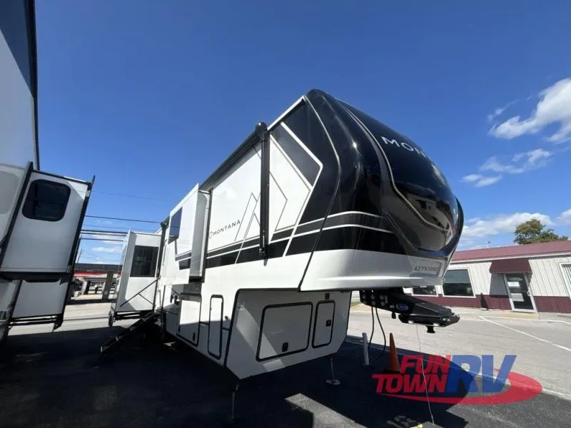 2026 Keystone Montana 3901RK - Photo 2
