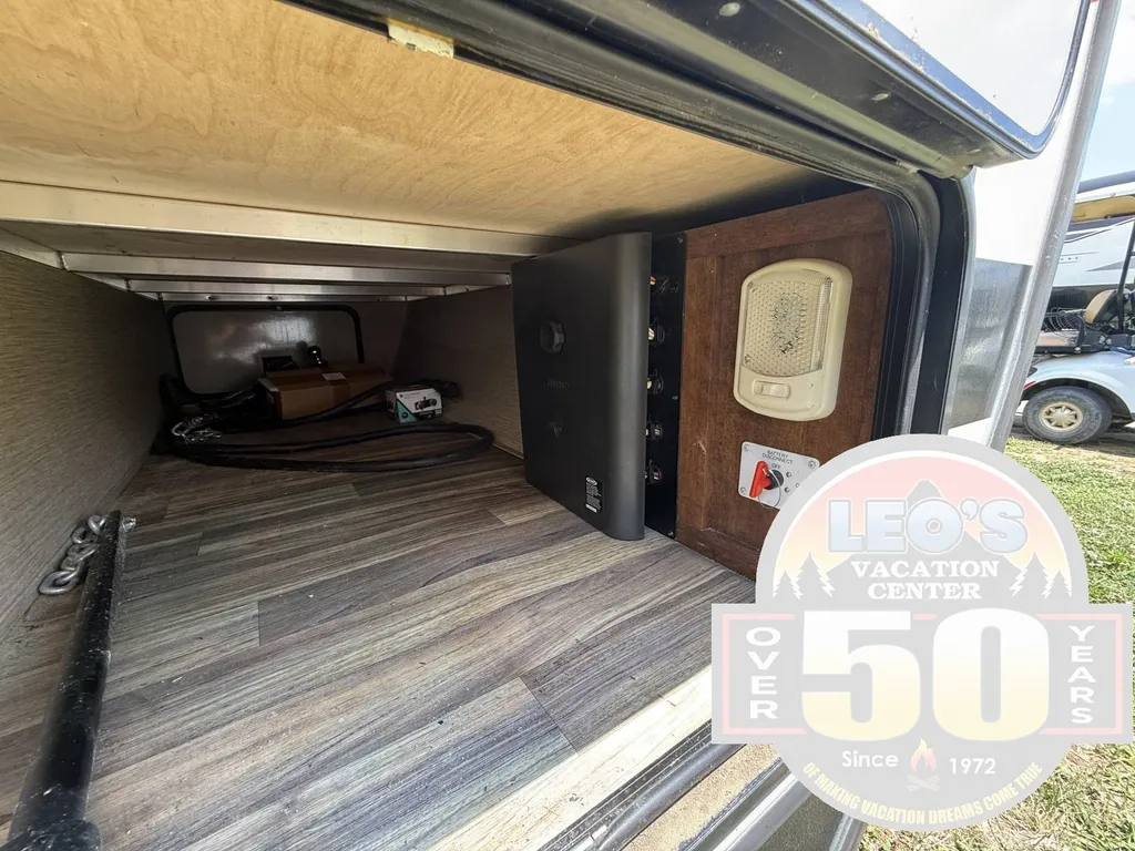 2016 Keystone Outback 298RE, Photos photo 10