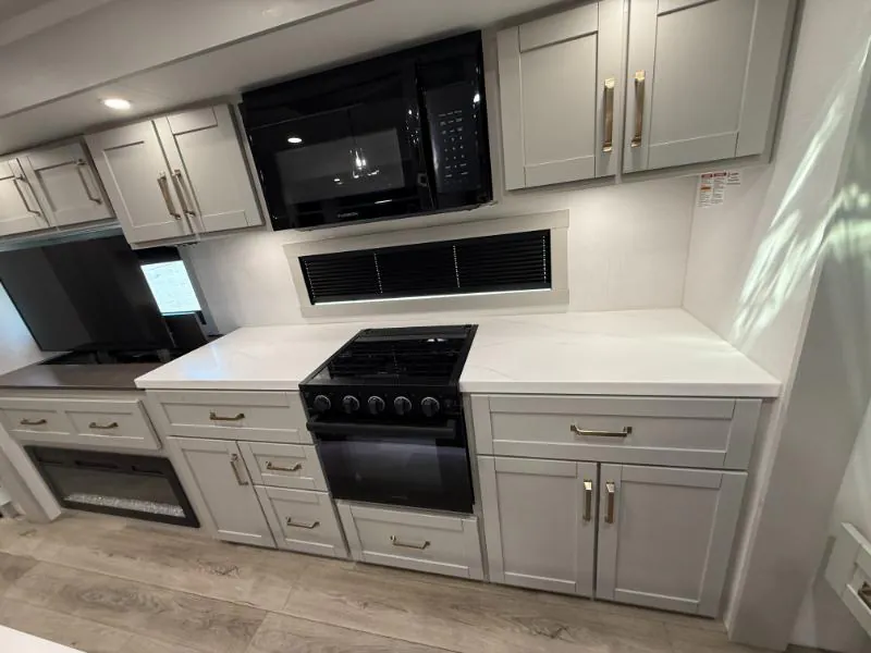 2025 Brinkley Model Z AIR 285, Photos photo 19