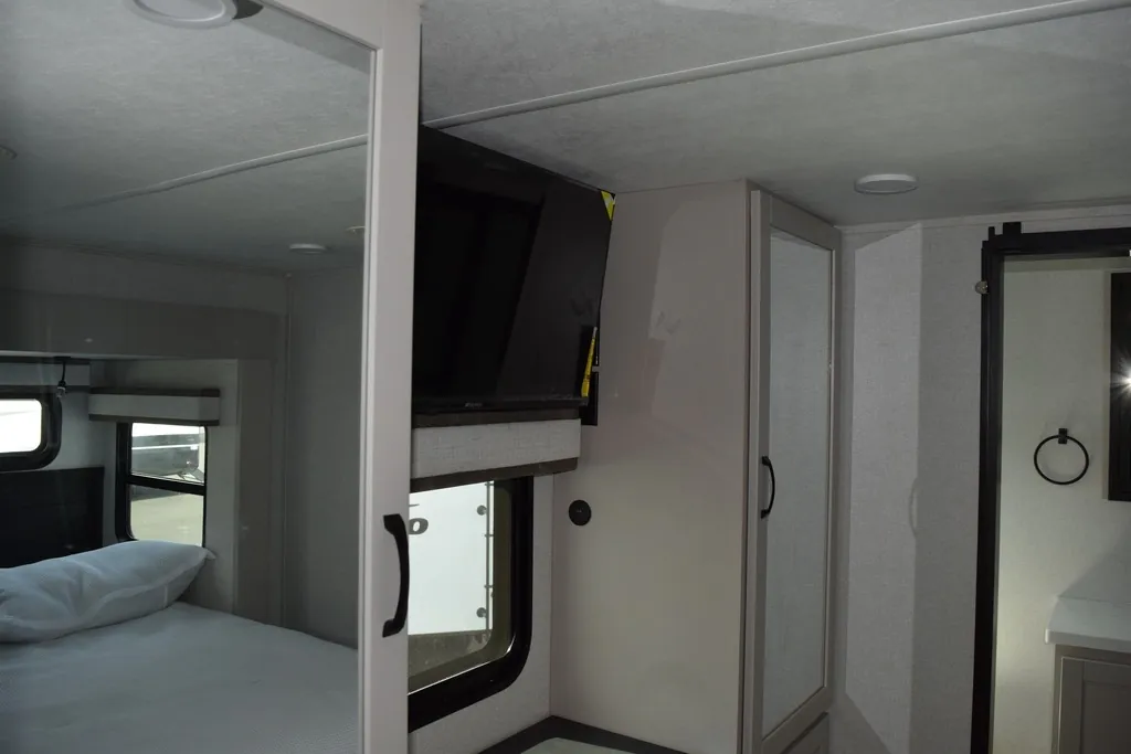 2026 Jayco North Point 395DSDB, Photos photo 18