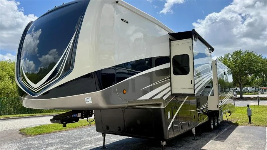 2022 DRV Mobile Suites 44 Houston - Photo 4