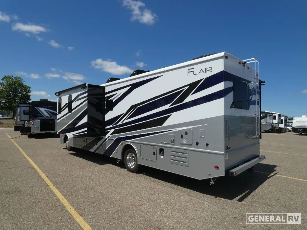 2026 Fleetwood Flair 33B6 - Photo 4