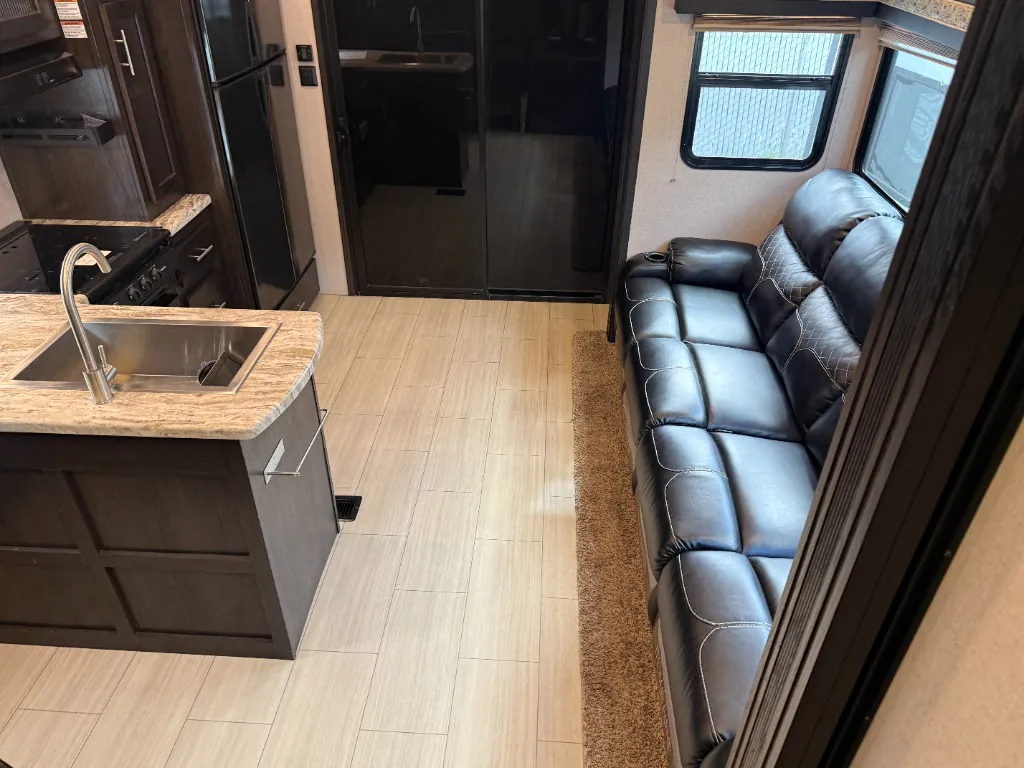 2019 Forest River XLR Nitro 33VL5, Photos photo 15