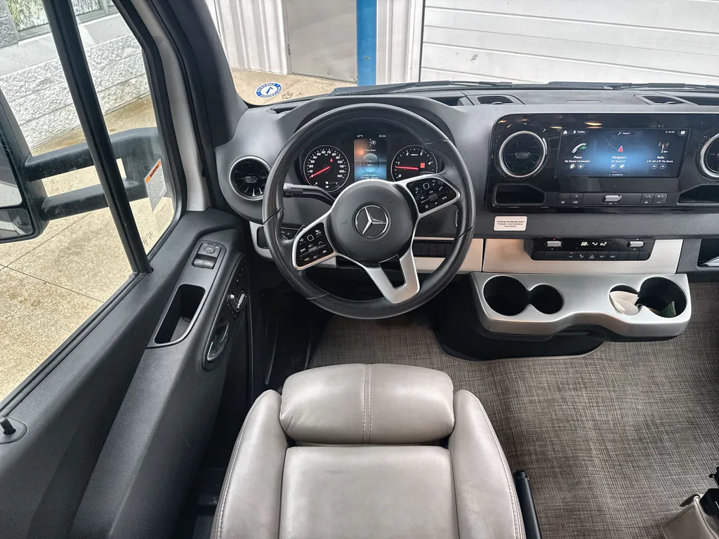 2022 Thor Motor Coach Tiburon 24FB, Photos photo 32
