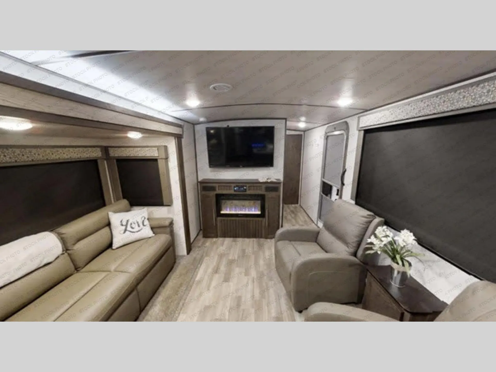 2019 Forest River Salem Hemisphere 283RK dealer photo 2 from Campers Inn RV
