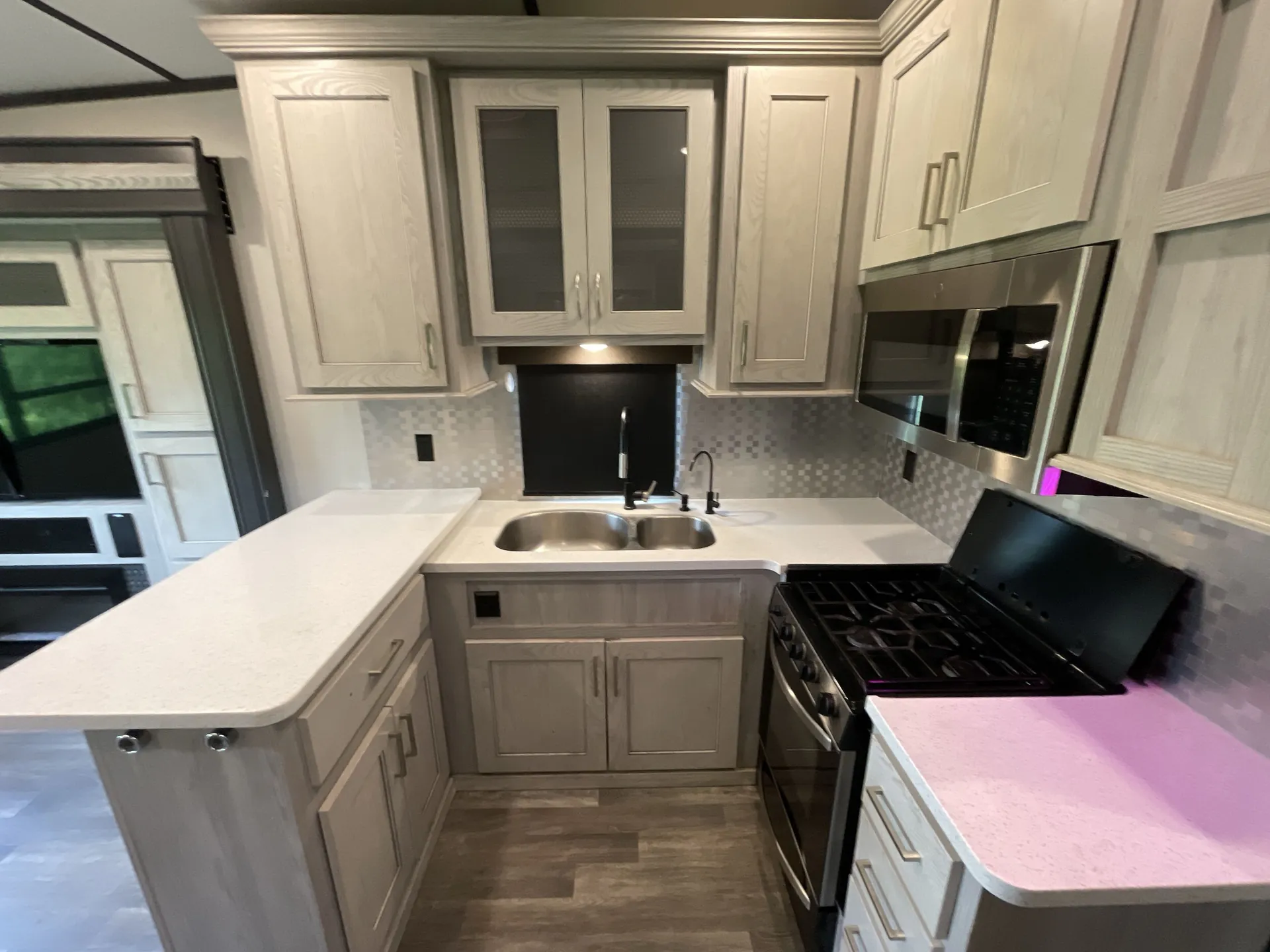 2021 Keystone Montana High Country 281CK - Photo 4