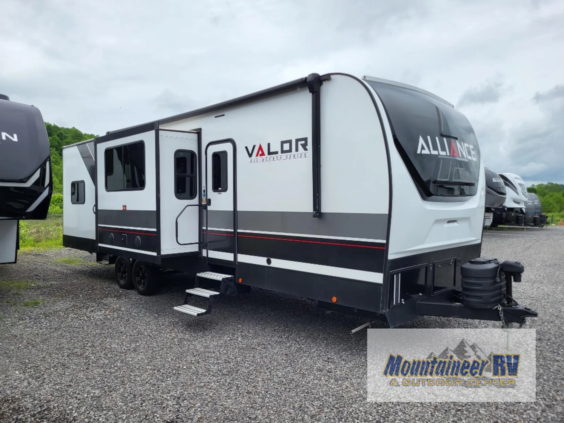 2024 Alliance RV Valor 31T13 - Photo 2