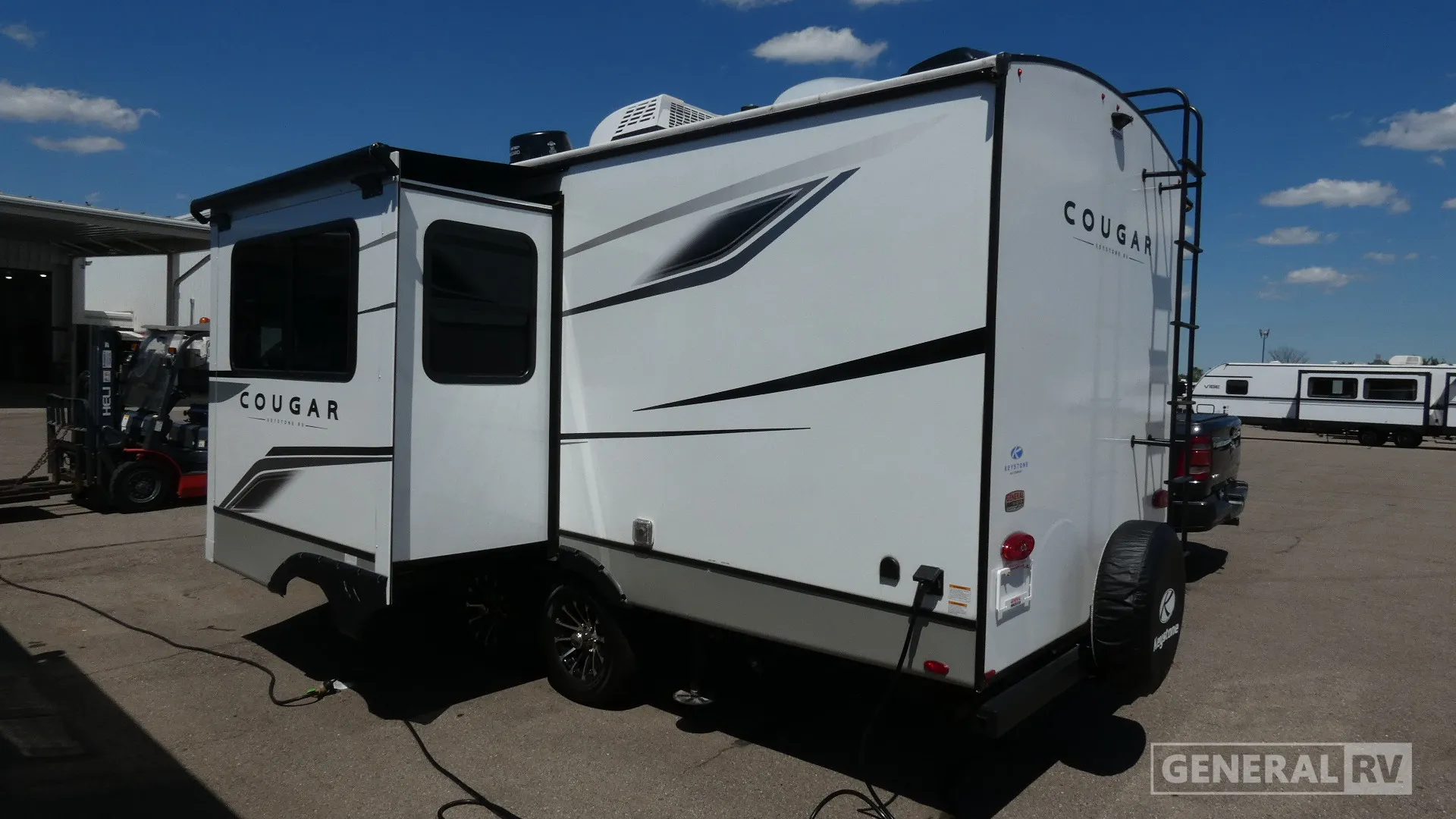 2025 Keystone Cougar Half-Ton 22RBS - Photo 4