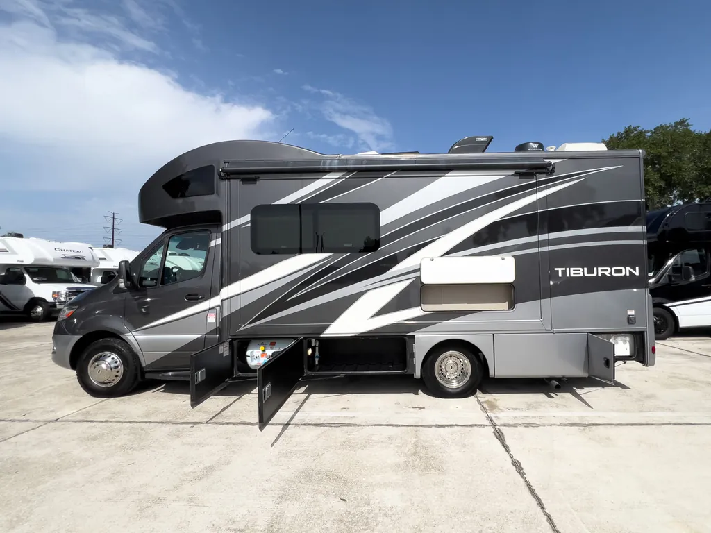 2021 Thor Motor Coach Tiburon 24FB, Photos photo 23