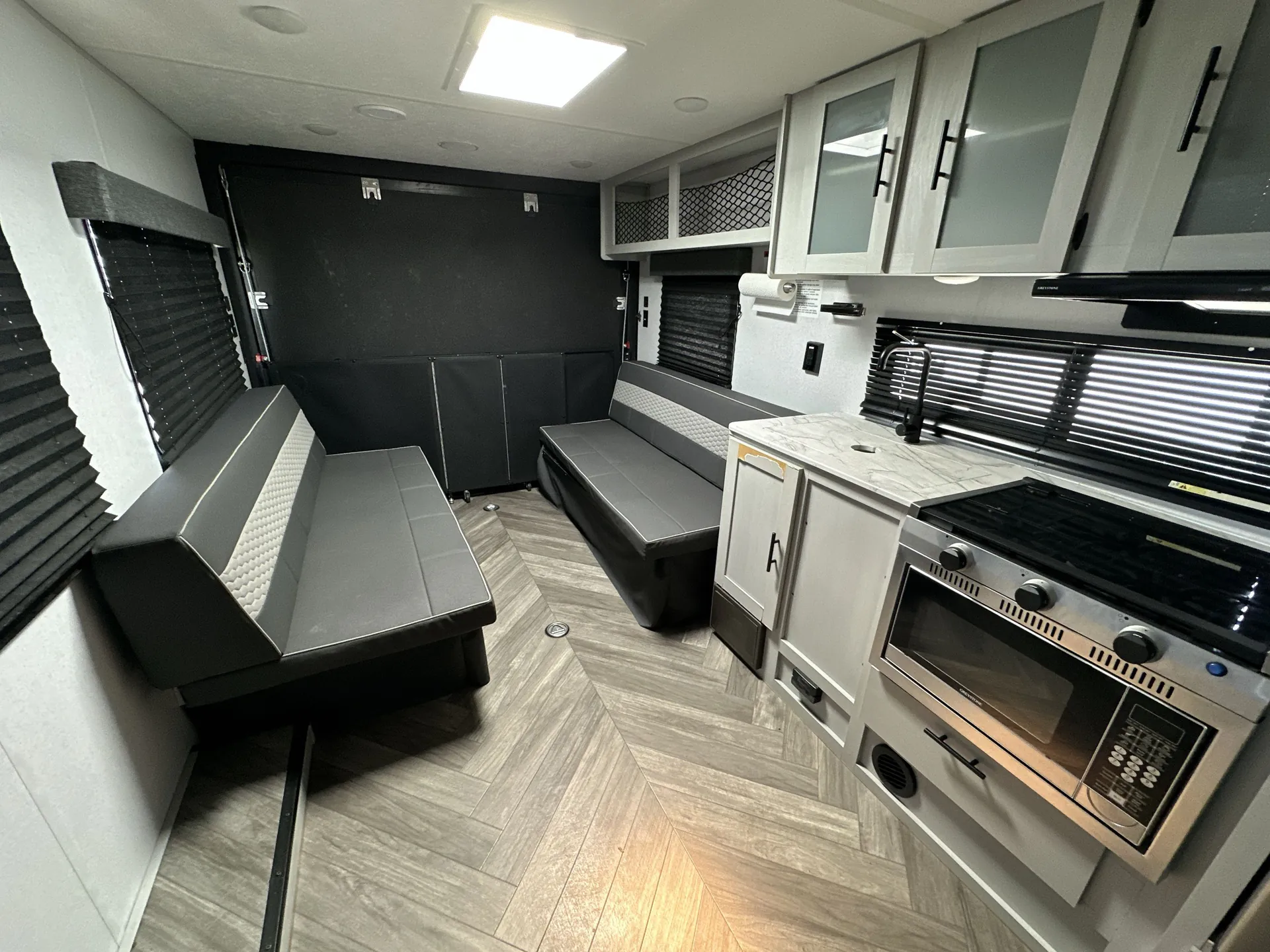 2022 Forest River Wildwood FSX 260RT — living area main