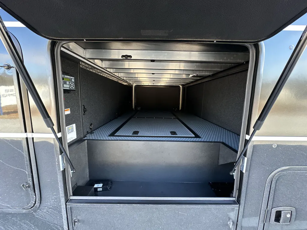 2026 Brinkley Model G 4150, Photos photo 9