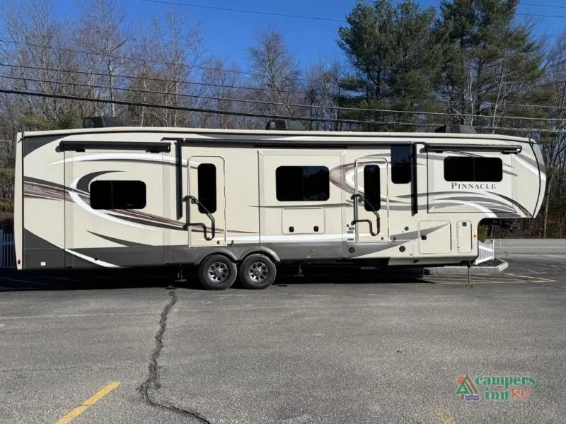 2020 Jayco Pinnacle 38FLWS - Photo 2