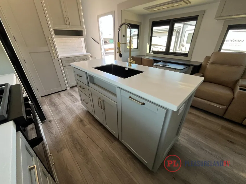 2026 Brinkley Model Z 3515, Photos photo 23