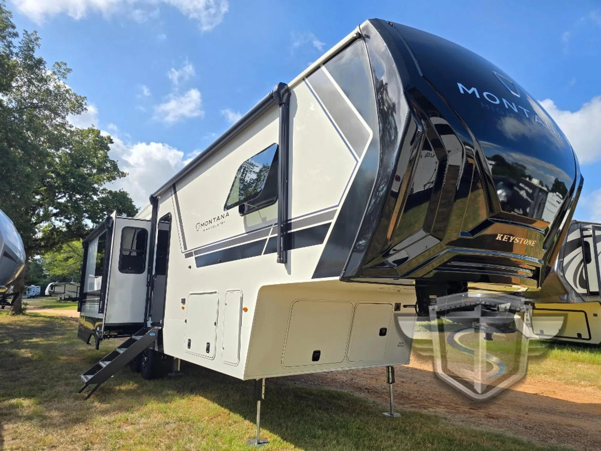 2026 Keystone RV Montana High Country 300RK - Photo 2