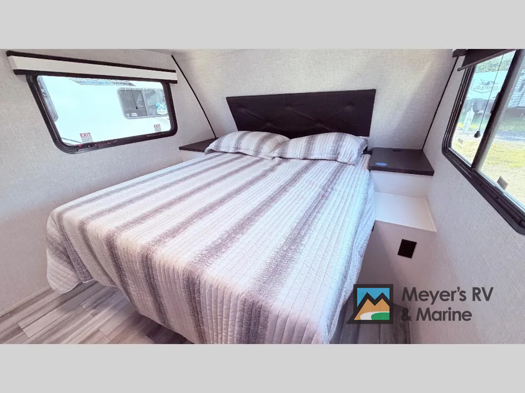 2025 Jayco Jay Feather 29RL, Photos photo 11