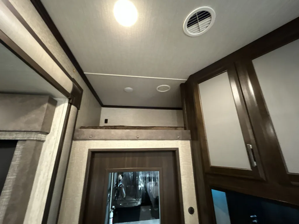 2019 Grand Design Momentum 381M, Photos photo 17