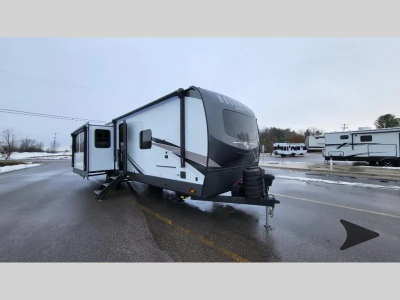 2025 Forest River Rockwood Signature 8337RL - Photo 2