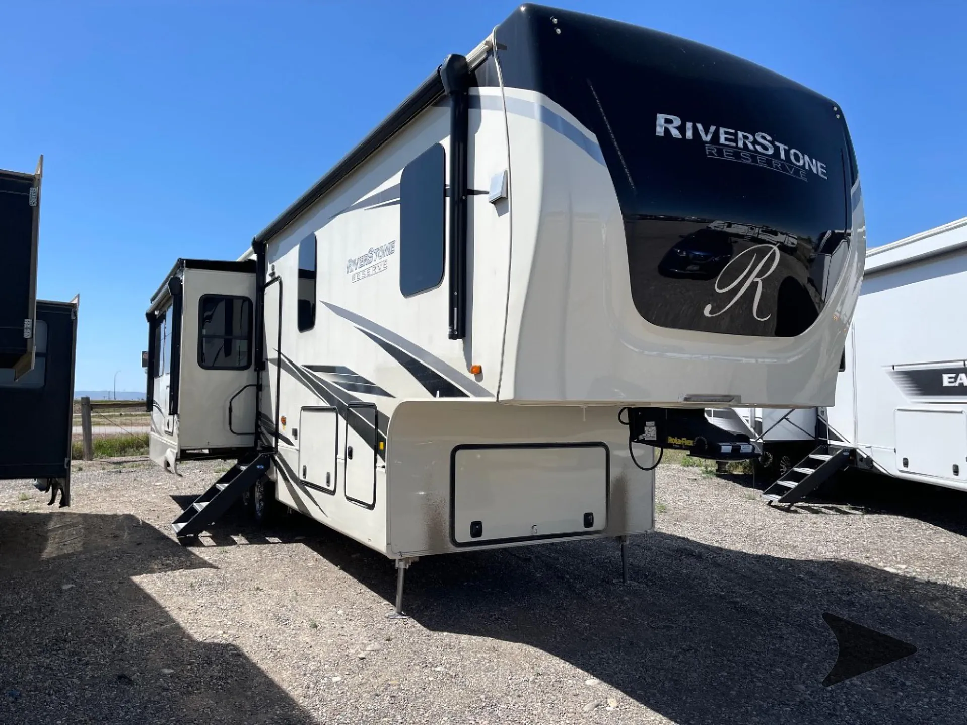 2021 Forest River RiverStone Reserve Series 3670RL - Photo 2