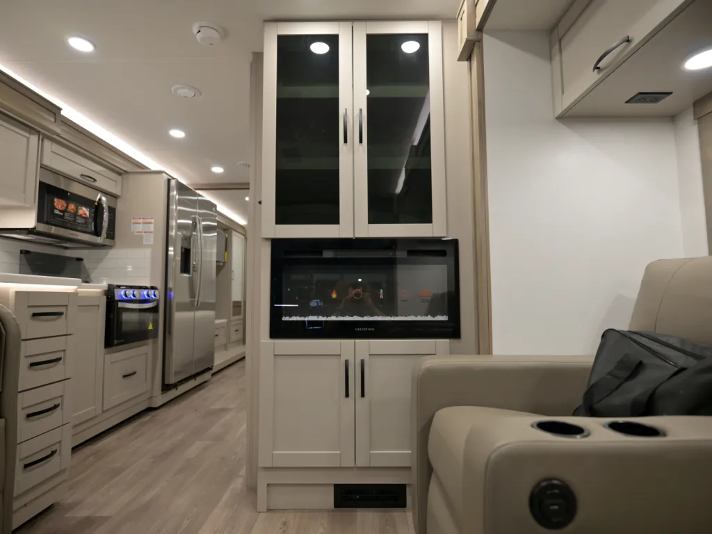 2027 Entegra Coach Vision XL 36C, Photos photo 23