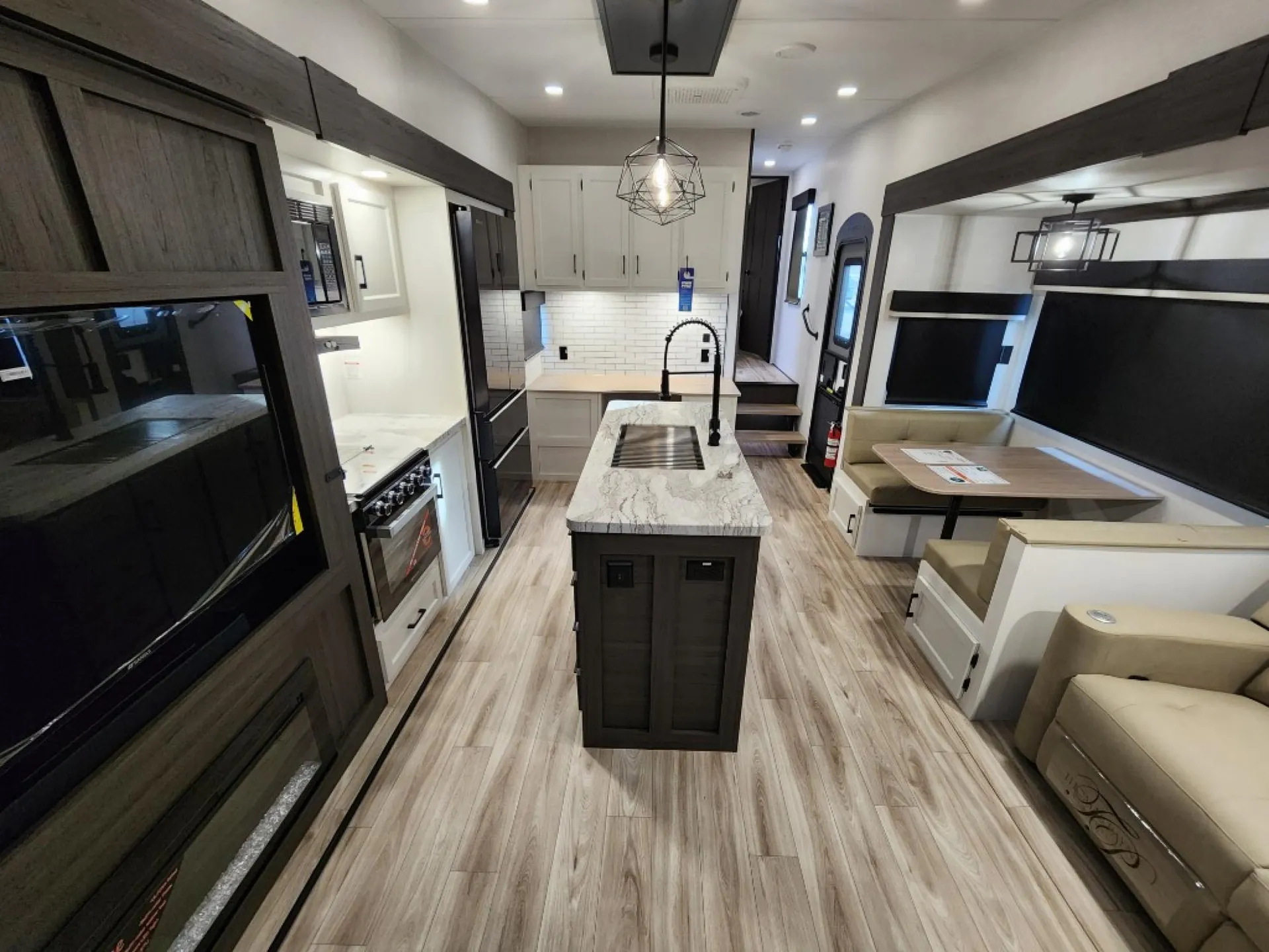 2026 Venture RV SportTrek Touring Edition STF303VIK - Photo 4