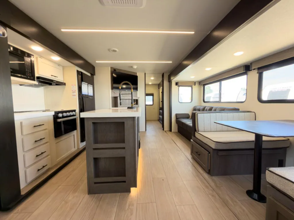 2026 Forest River Cherokee Alpha Wolf 33BH, Photos photo 53