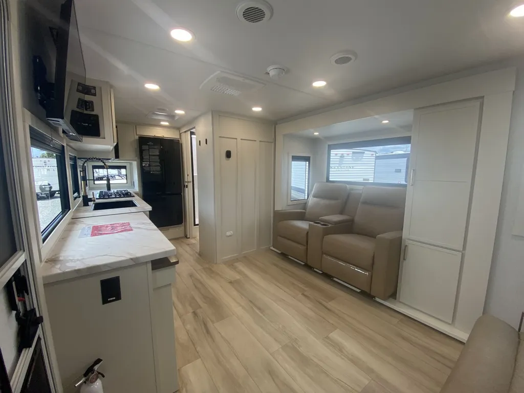 2026 Brinkley Model Ix 20X, Photos photo 5
