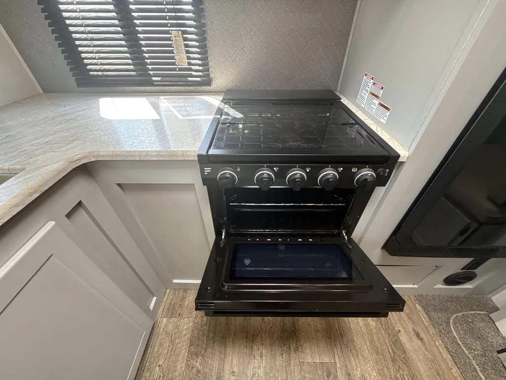 2022 Forest River Vibe 25RK, Photos photo 10
