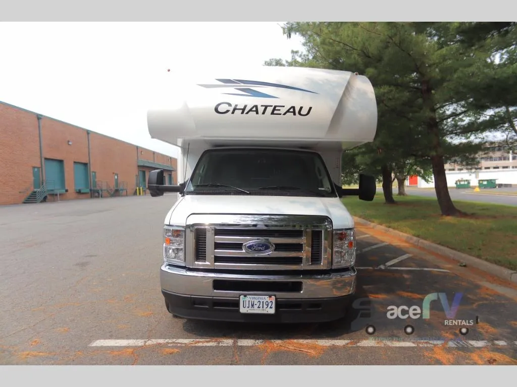 2024 Thor Motor Coach Chateau 31E - Photo 3