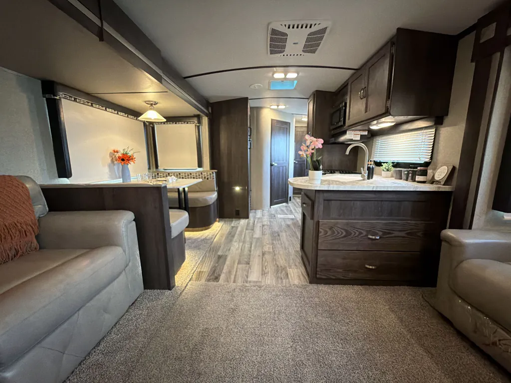 2018 Keystone Outback 298RE, Photos photo 15