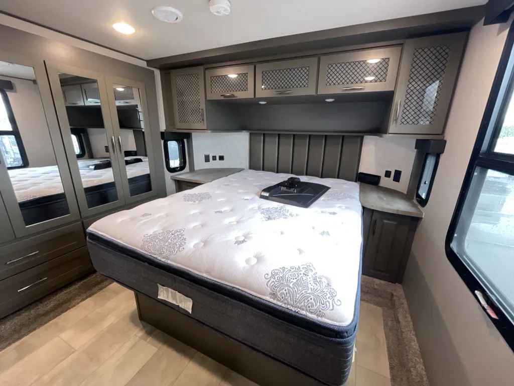 2021 Grand Design Momentum 381M, Photos photo 24