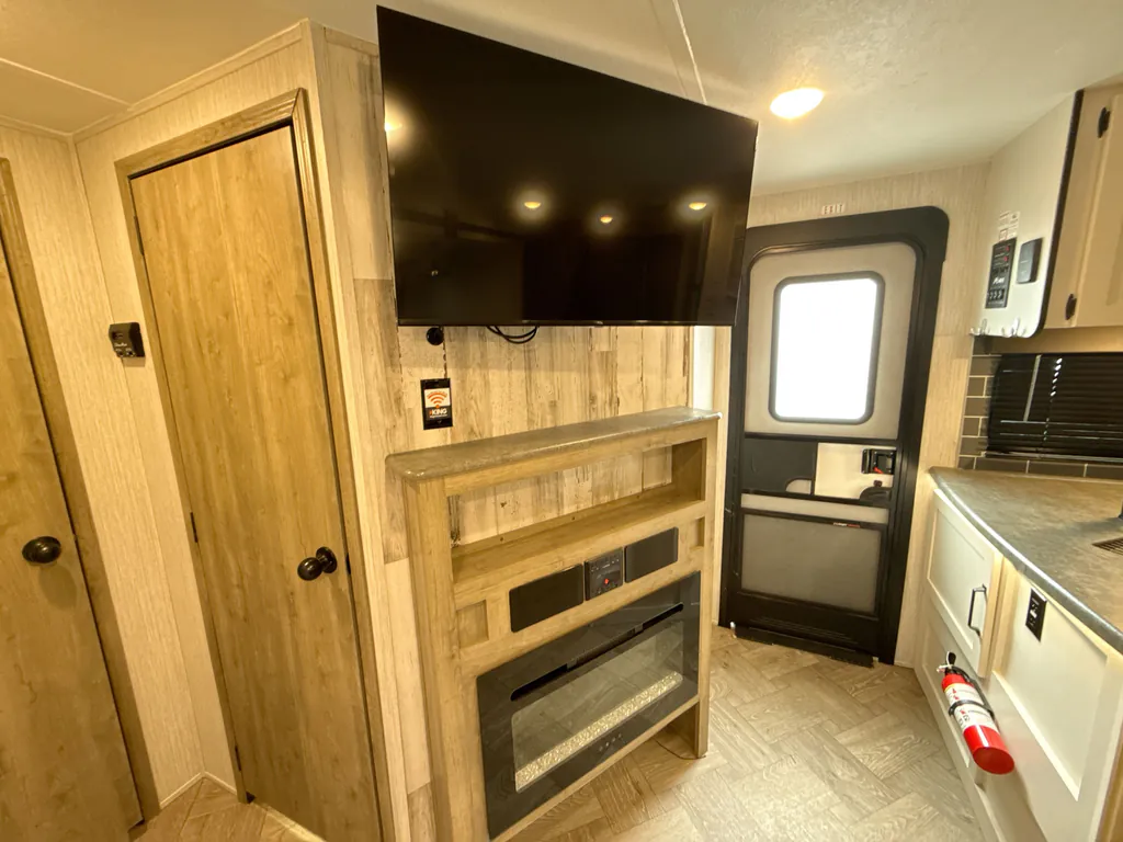 2021 Forest River Puma 32BHQS, Photos photo 21