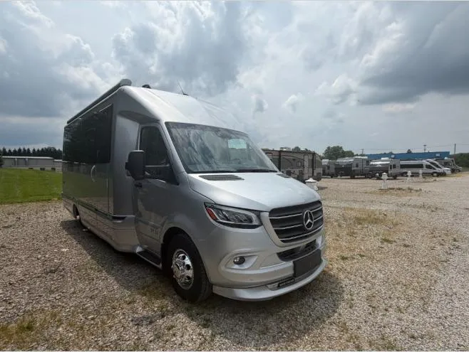 2025 Airstream Atlas Murphy Suite - Photo 2