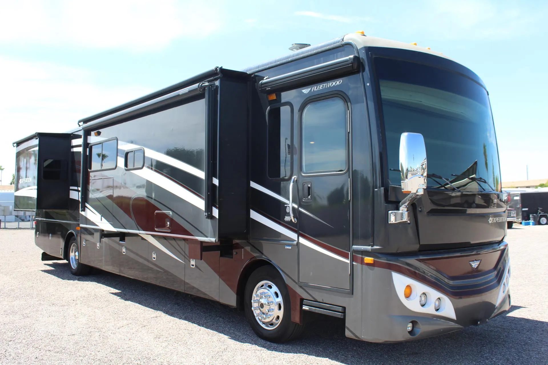 2014 Fleetwood Expedition 40X - Photo 3