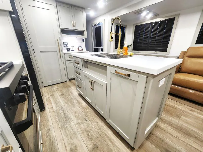 2026 Brinkley Model Z AIR 297, Photos photo 33
