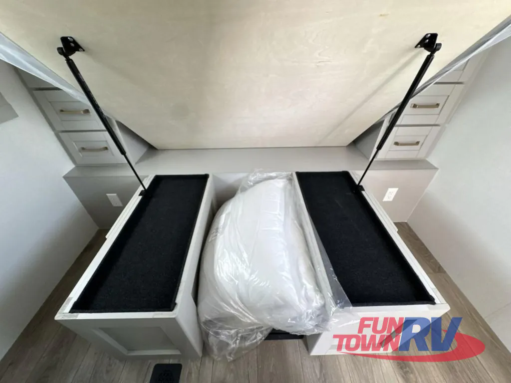 2026 Brinkley Model Z Air 297, Photos photo 27
