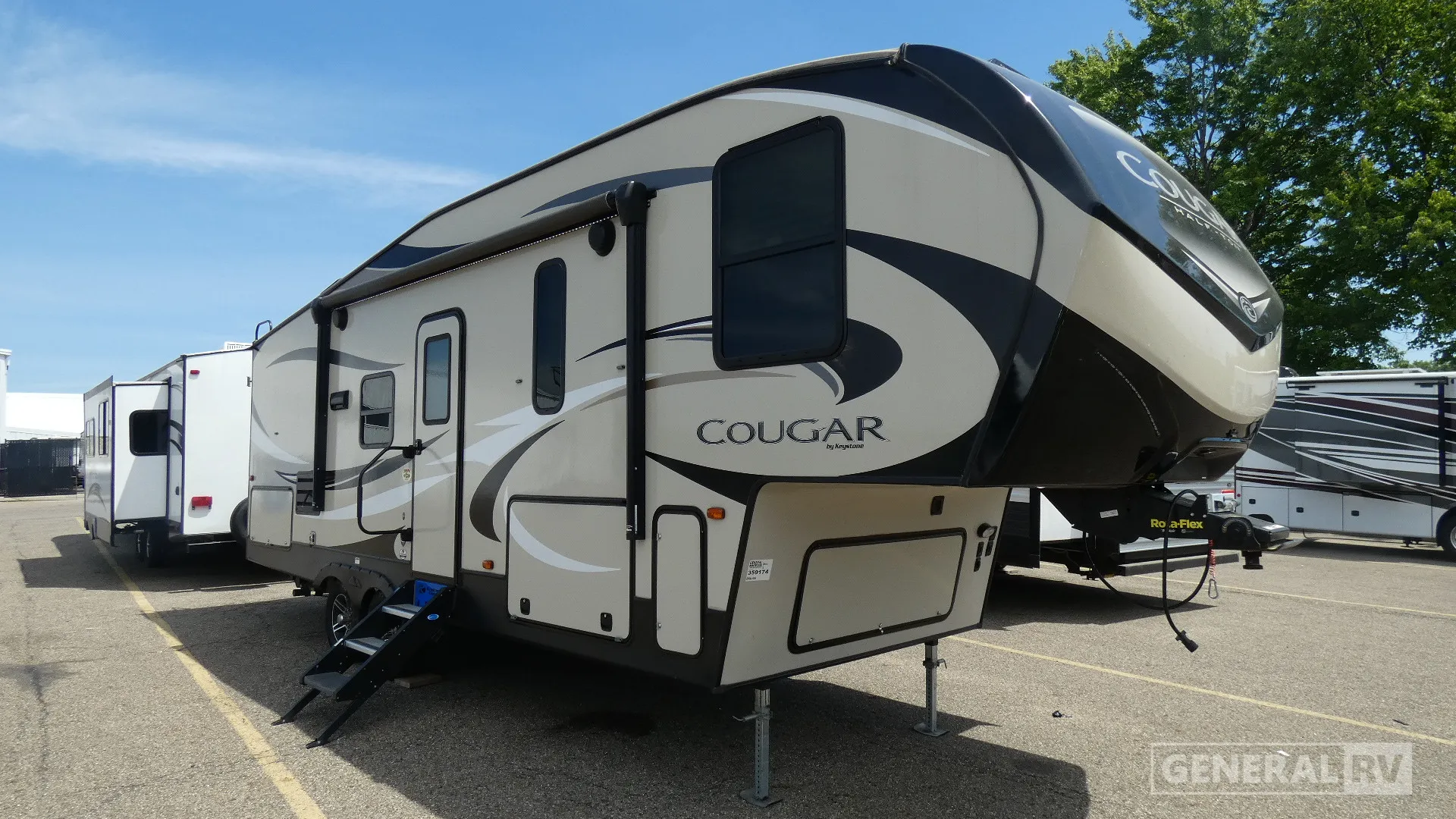 2019 Keystone Cougar Half-Ton 25RES - Photo 2