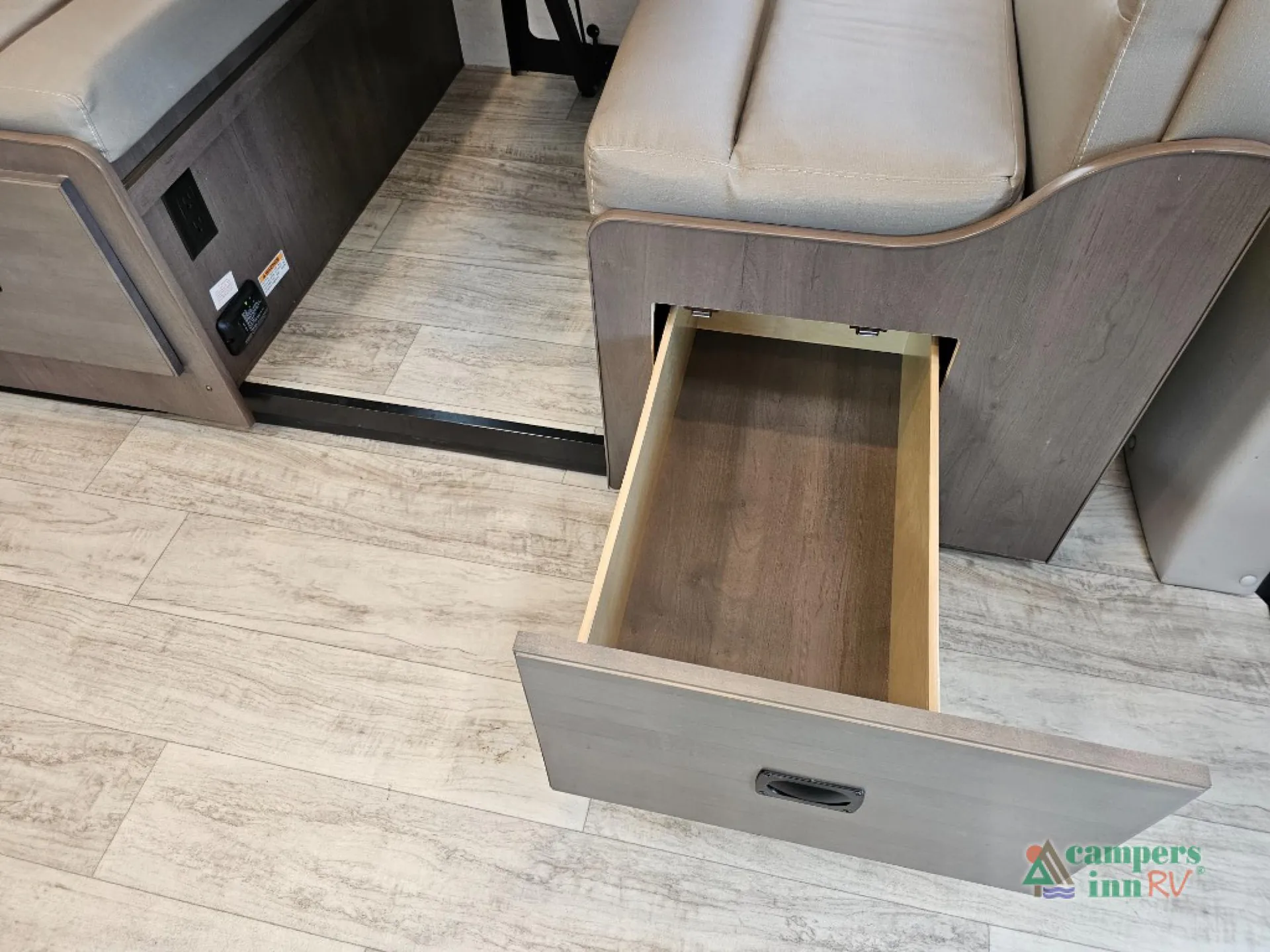 2025 Thor Motor Coach Chateau Sprinter 24LT - Photo 4