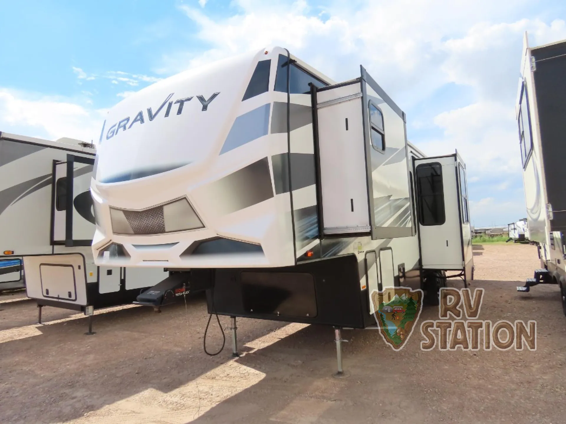 2023 Heartland Gravity 3550 - Photo 4