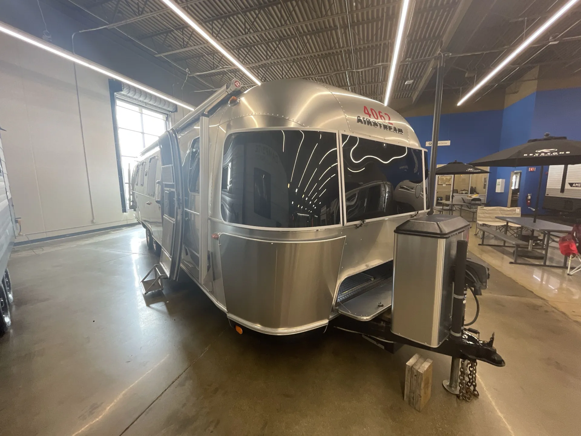 2018 Airstream Classic 33FB Twin - Photo 2