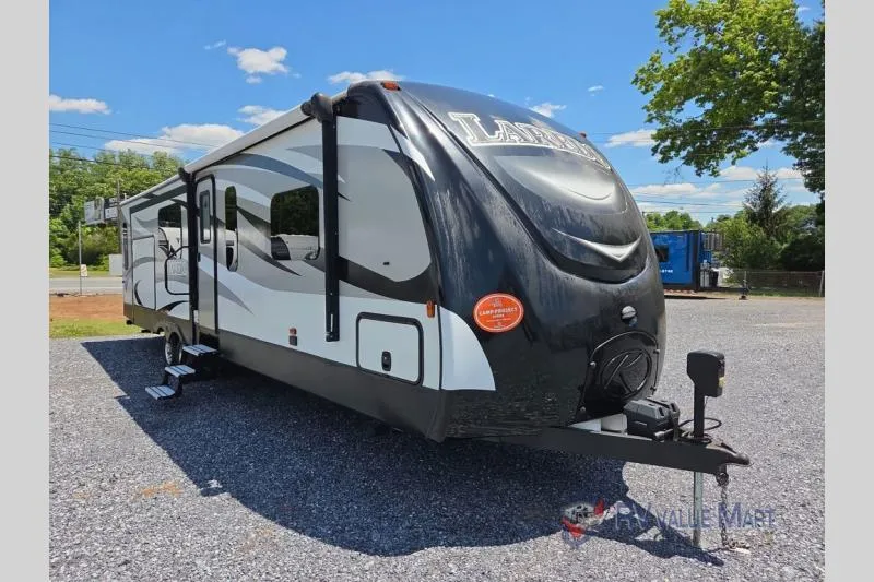 2016 Keystone Laredo 330RL - Photo 2