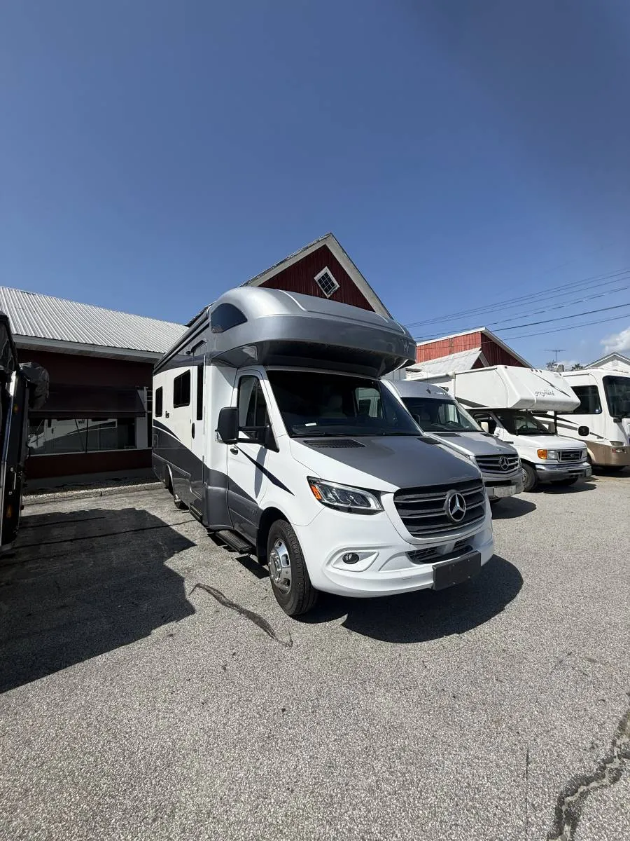 2021 Winnebago WINNEBAGO 24J - Photo 2