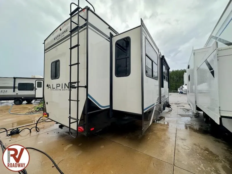 2026 Keystone Alpine Avalanche Edition 366LS - Photo 4