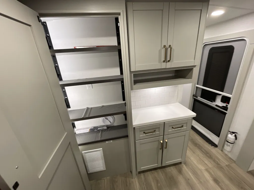 2025 Brinkley Model Z AIR 297, Photos photo 12